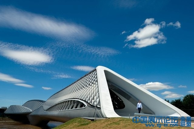 Zaragoza-Bridge-Pavilion-3.jpg