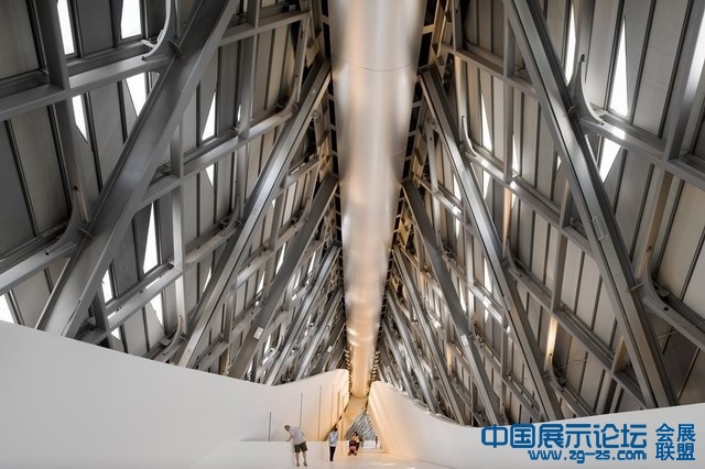 Zaragoza-Bridge-Pavilion-12.jpg