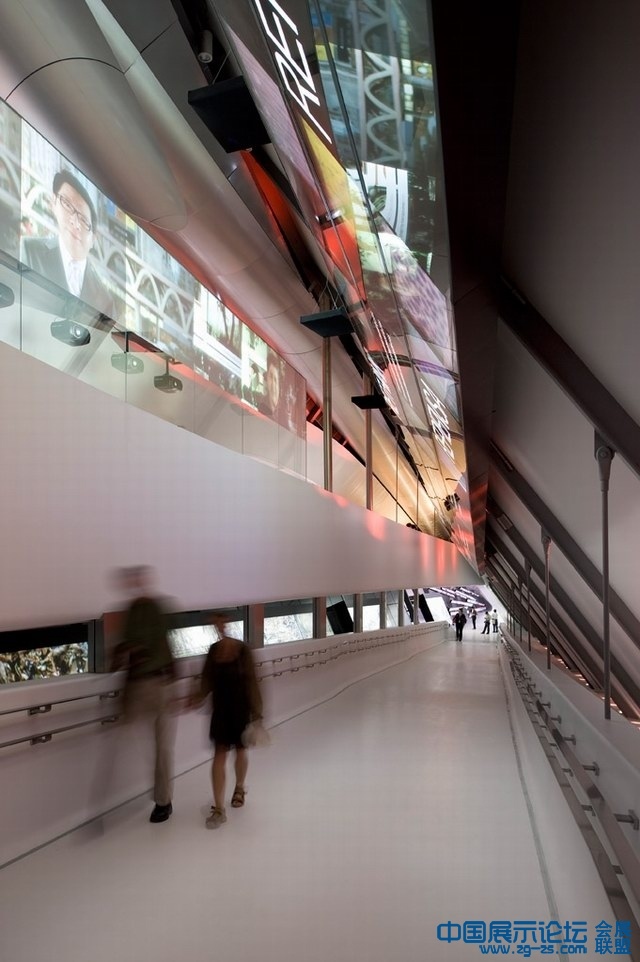 Zaragoza-Bridge-Pavilion-16.jpg